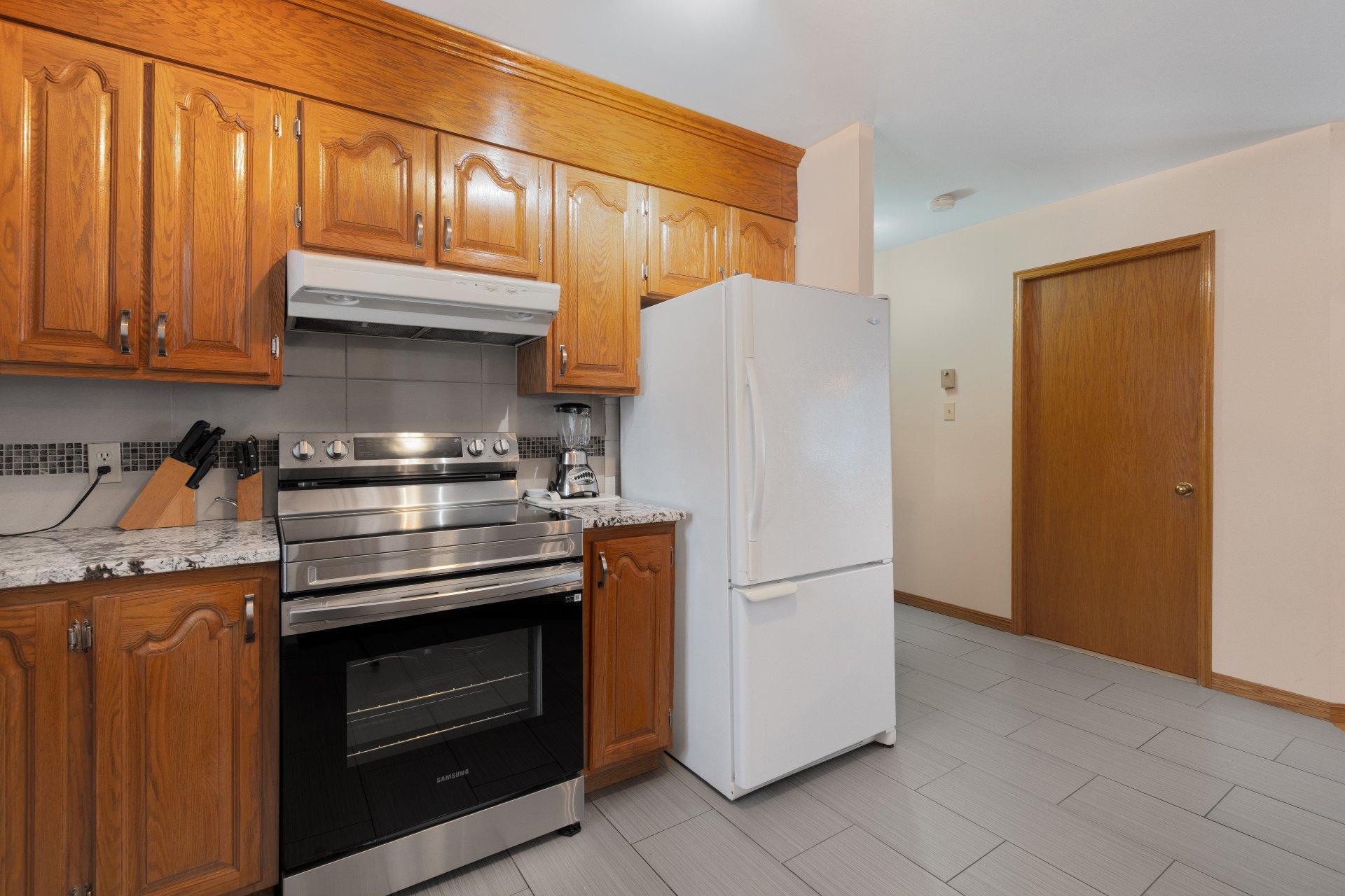 









2105


Rue Lamartine

,
Sherbrooke (Les Nations),




QC
J1J4E3

