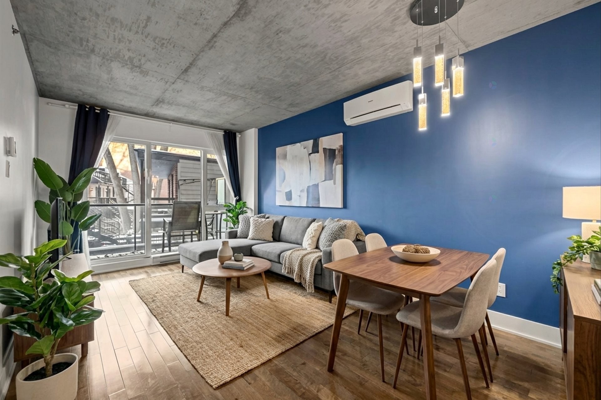 









225


Rue de la Montagne

, 222,
Montréal (Le Sud-Ouest),




QC
H3C2A6

