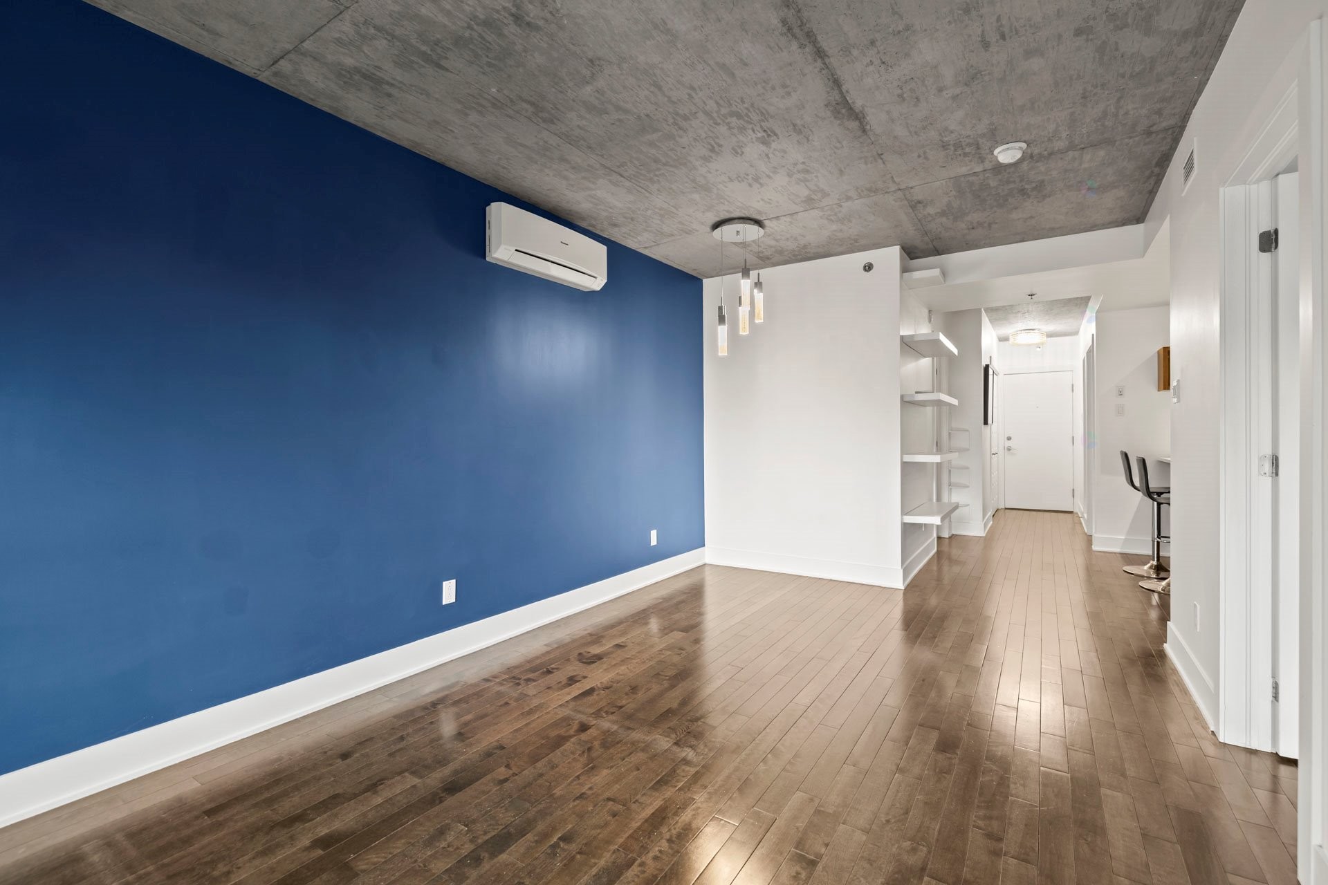 









225


Rue de la Montagne

, 222,
Montréal (Le Sud-Ouest),




QC
H3C2A6

