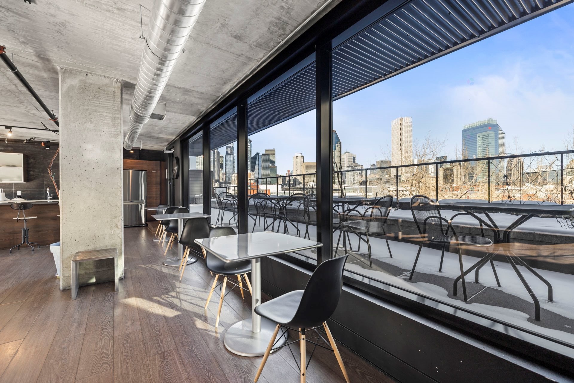 









225


Rue de la Montagne

, 222,
Montréal (Le Sud-Ouest),




QC
H3C2A6

