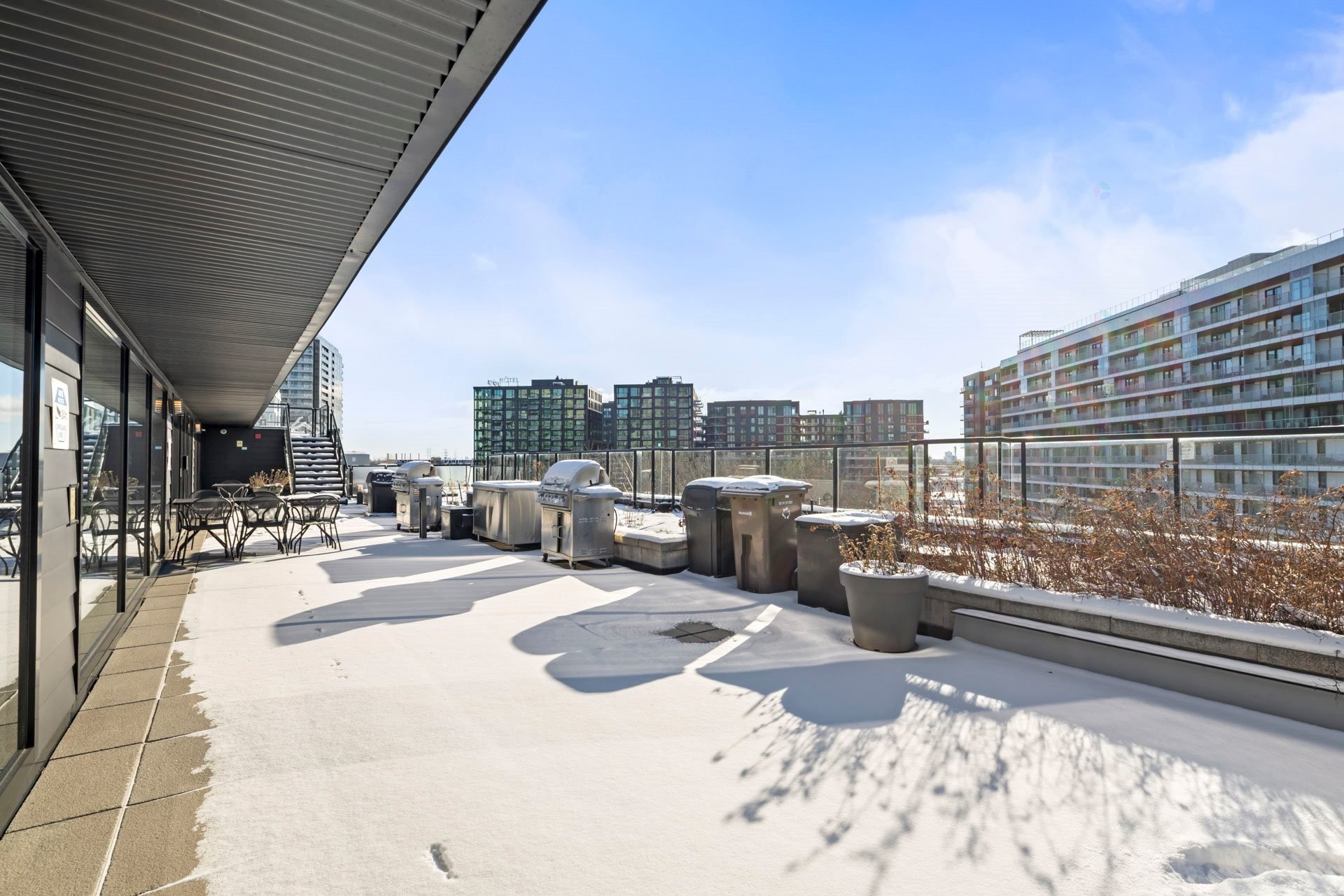 









225


Rue de la Montagne

, 222,
Montréal (Le Sud-Ouest),




QC
H3C2A6

