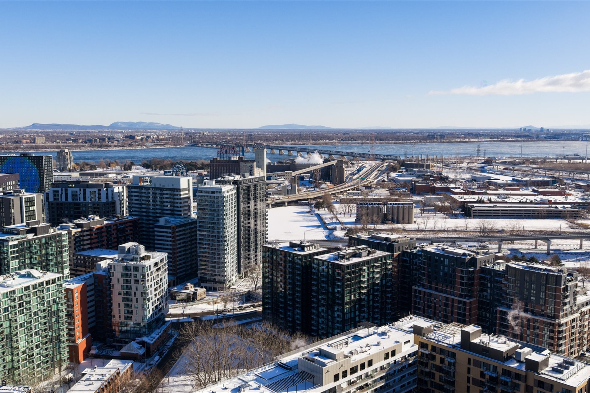 









225


Rue de la Montagne

, 222,
Montréal (Le Sud-Ouest),




QC
H3C2A6

