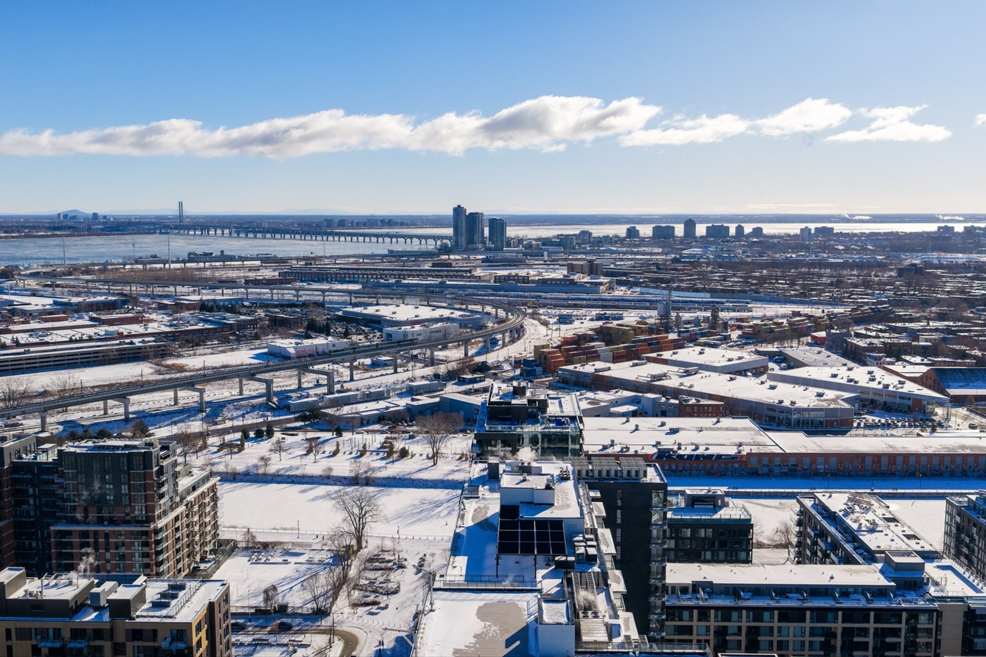 









225


Rue de la Montagne

, 222,
Montréal (Le Sud-Ouest),




QC
H3C2A6

