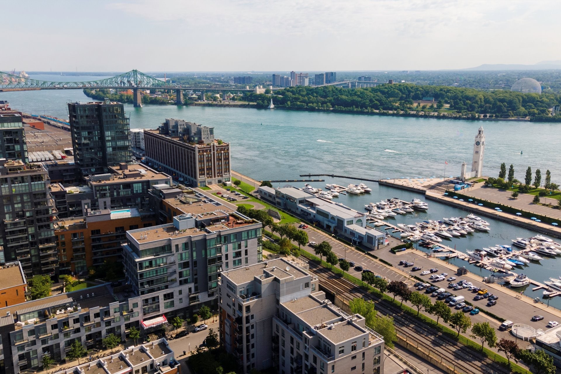 









225


Rue de la Montagne

, 222,
Montréal (Le Sud-Ouest),




QC
H3C2A6

