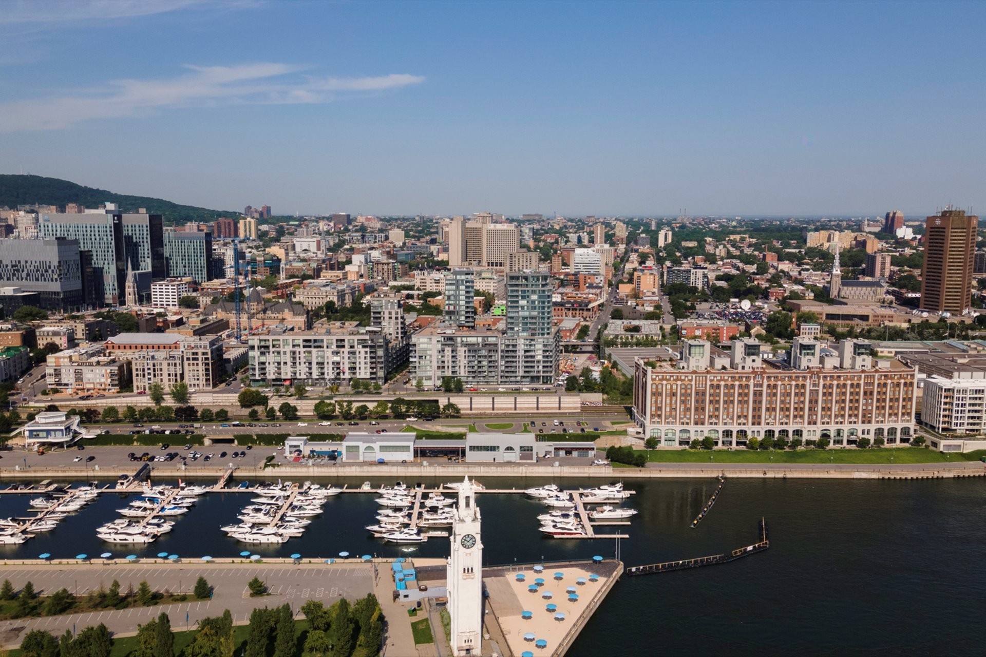 









225


Rue de la Montagne

, 222,
Montréal (Le Sud-Ouest),




QC
H3C2A6

