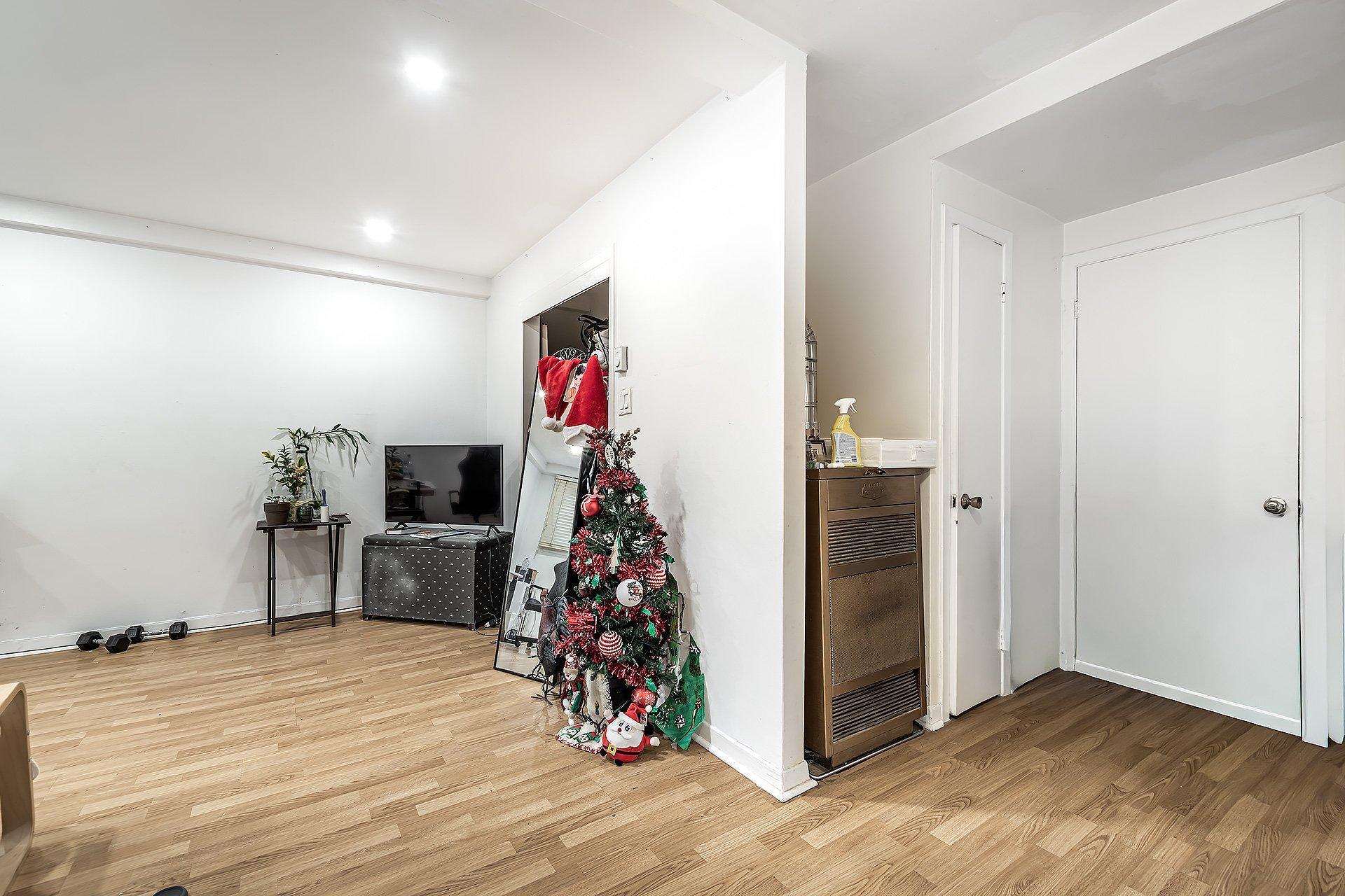 









2451


Rue Monsabré

,
Montréal (Mercier/Hochelaga-Maisonneuve),




QC
H1N2K5

