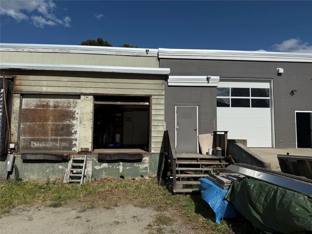 









711


Radio

Avenue, 4,
Nelson,




BC
V1L 3L2

