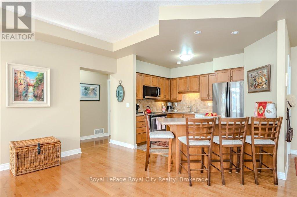 












401 - 65 BAYBERRY DRIVE

,
Guelph (Village By The Arboretum),




Ontario
N1G5K9

