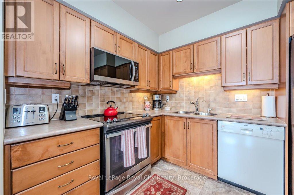 












401 - 65 BAYBERRY DRIVE

,
Guelph (Village By The Arboretum),




Ontario
N1G5K9

