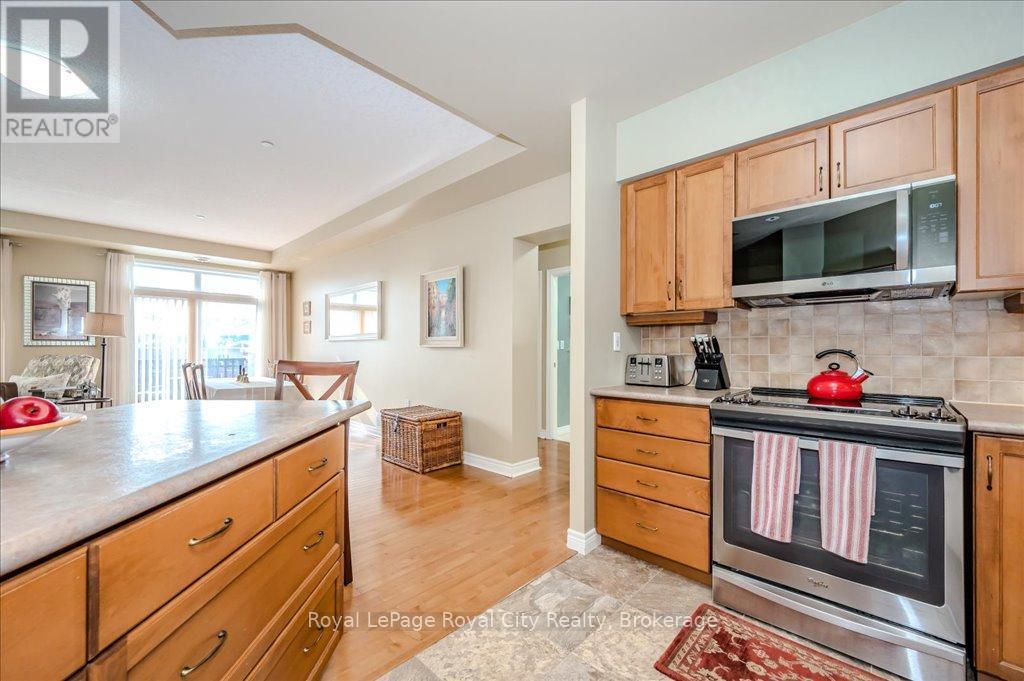 












401 - 65 BAYBERRY DRIVE

,
Guelph (Village By The Arboretum),




Ontario
N1G5K9

