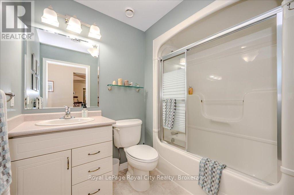 












401 - 65 BAYBERRY DRIVE

,
Guelph (Village By The Arboretum),




Ontario
N1G5K9

