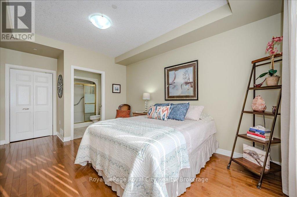 












401 - 65 BAYBERRY DRIVE

,
Guelph (Village By The Arboretum),




Ontario
N1G5K9

