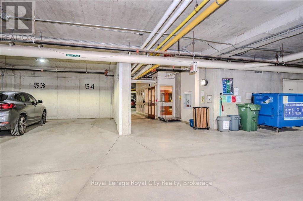 












401 - 65 BAYBERRY DRIVE

,
Guelph (Village By The Arboretum),




Ontario
N1G5K9

