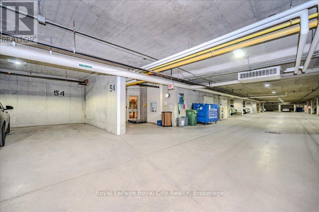 












401 - 65 BAYBERRY DRIVE

,
Guelph (Village By The Arboretum),




Ontario
N1G5K9

