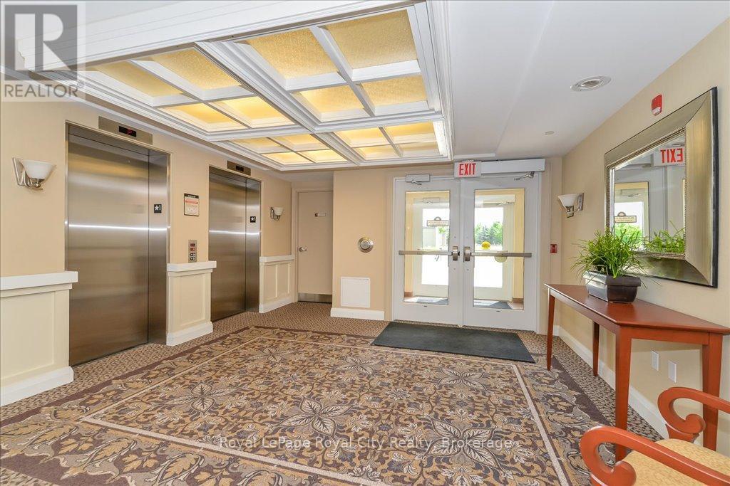 












401 - 65 BAYBERRY DRIVE

,
Guelph (Village By The Arboretum),




Ontario
N1G5K9

