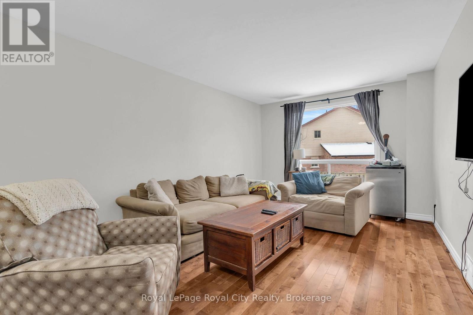 












11 SAGEWOOD PLACE

,
Guelph (Kortright West),




Ontario
N1G3M8

