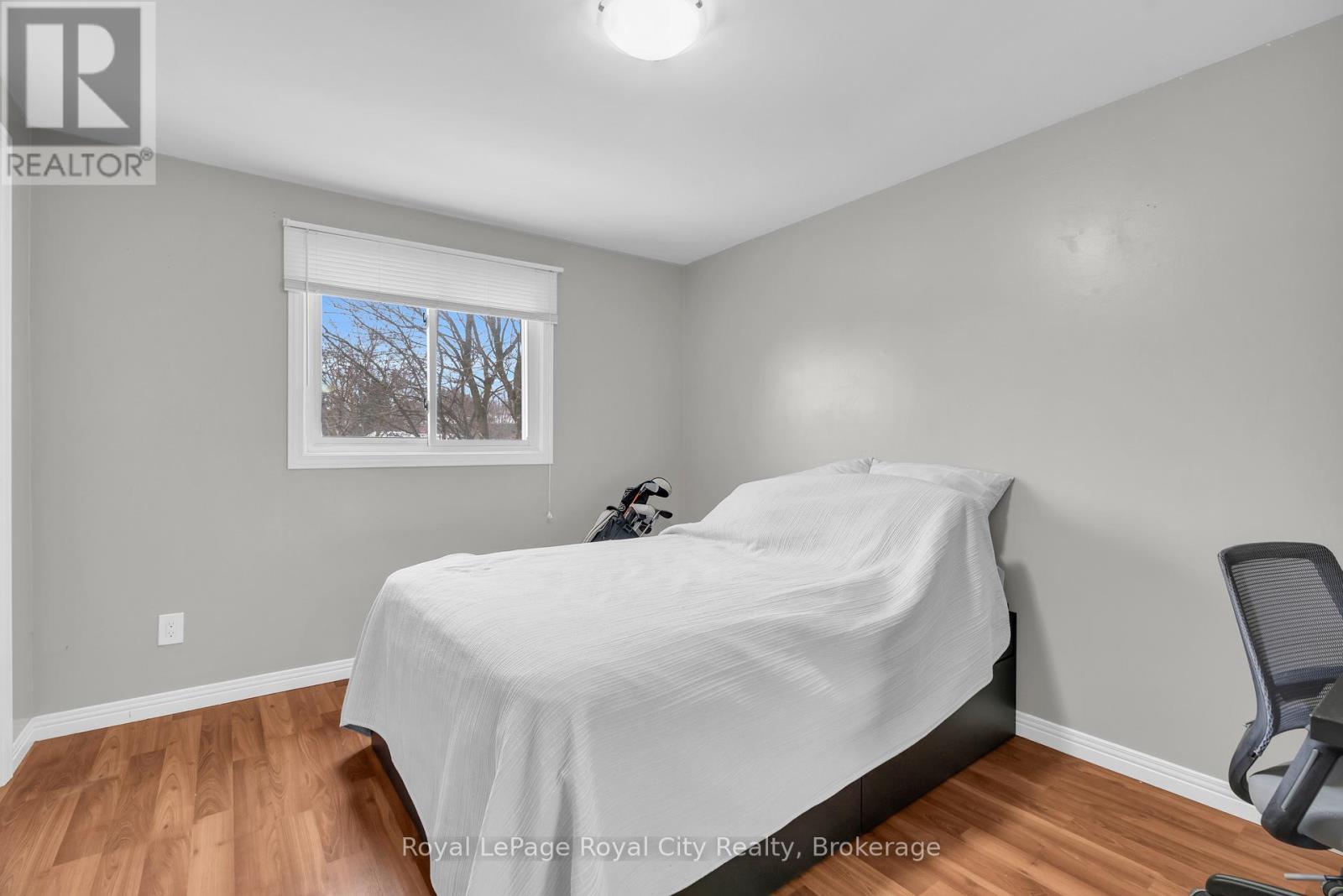 












11 SAGEWOOD PLACE

,
Guelph (Kortright West),




Ontario
N1G3M8

