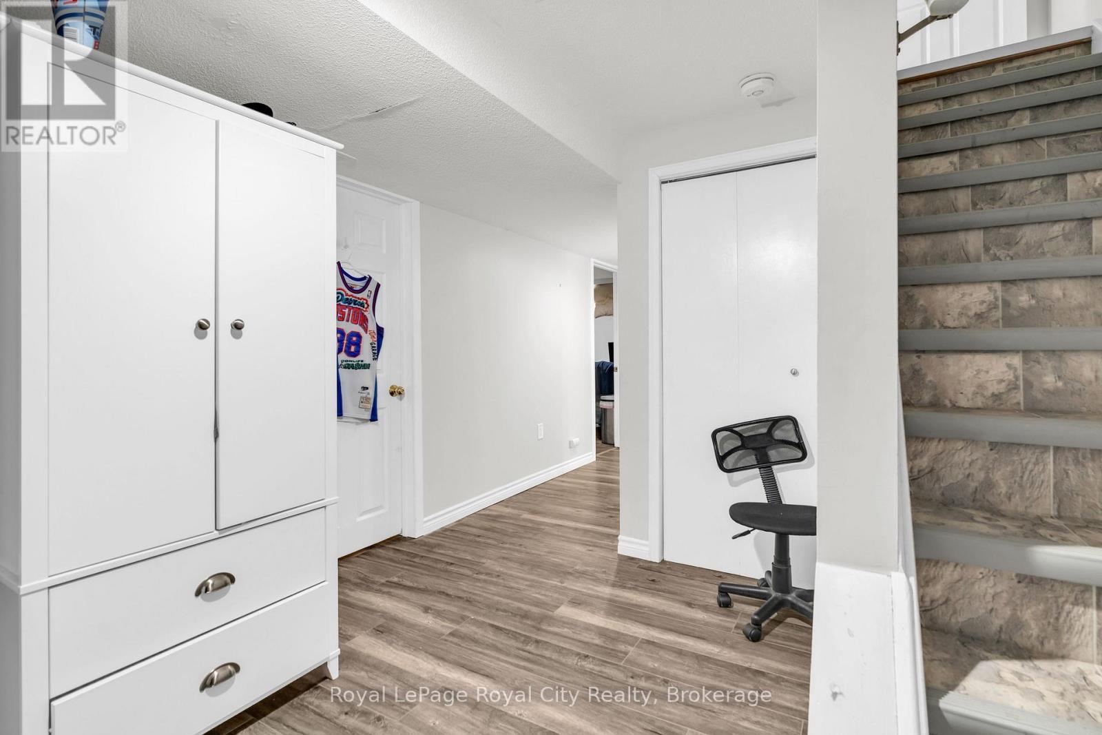 












11 SAGEWOOD PLACE

,
Guelph (Kortright West),




Ontario
N1G3M8

