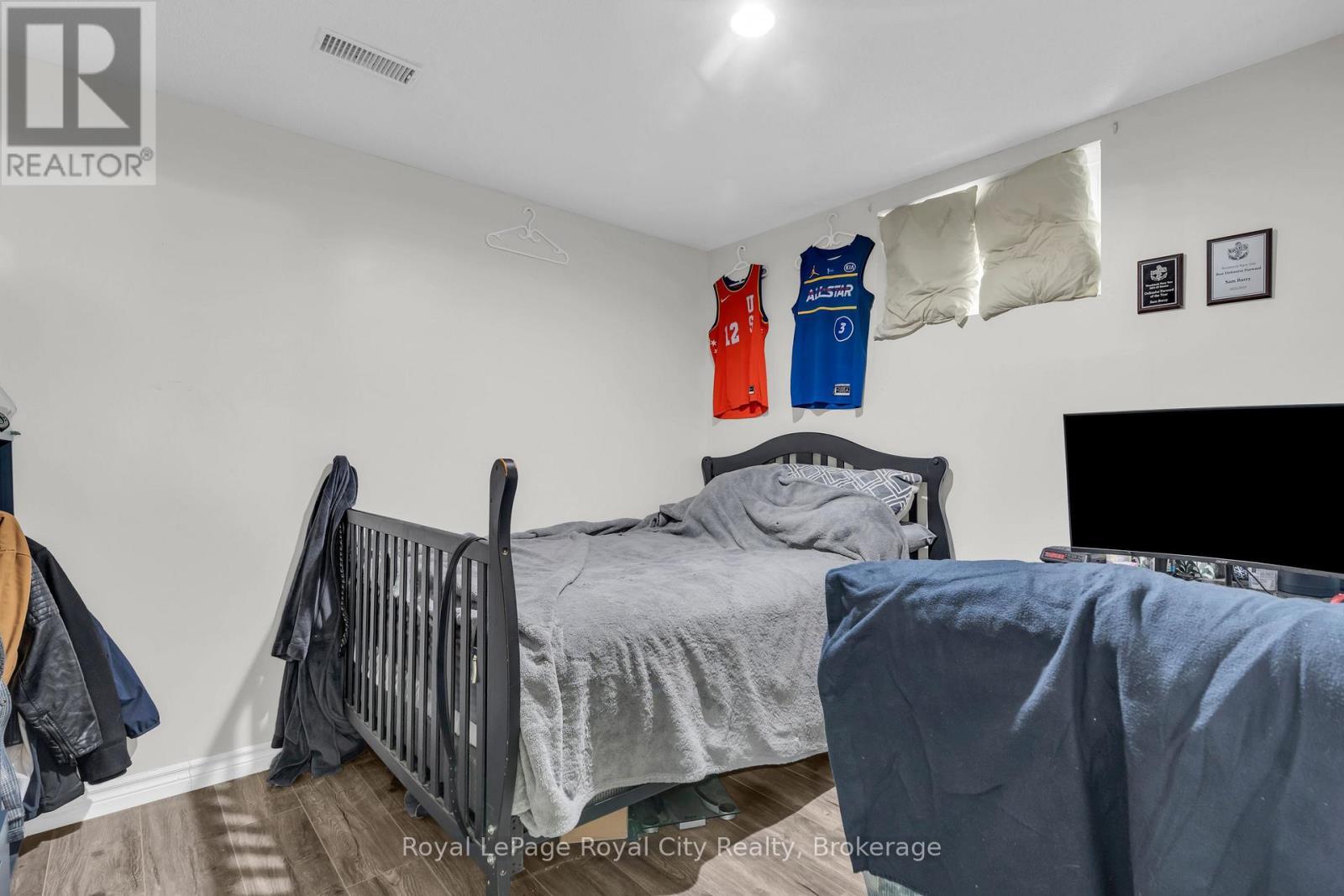 












11 SAGEWOOD PLACE

,
Guelph (Kortright West),




Ontario
N1G3M8

