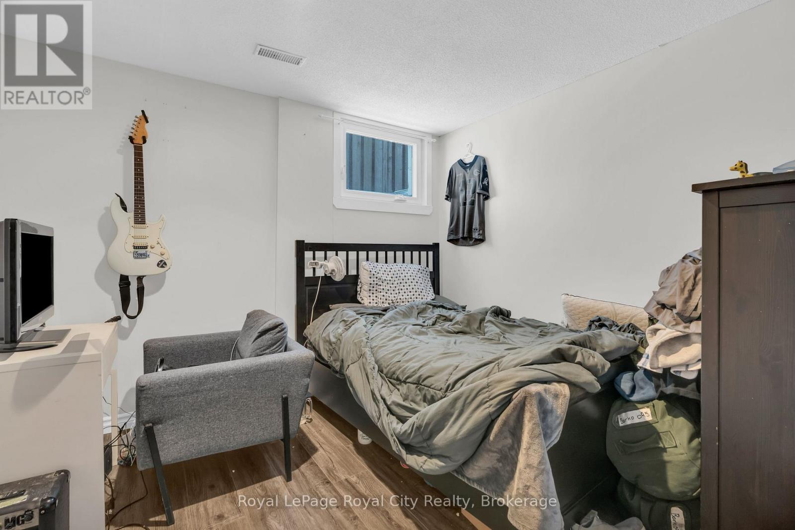 












11 SAGEWOOD PLACE

,
Guelph (Kortright West),




Ontario
N1G3M8

