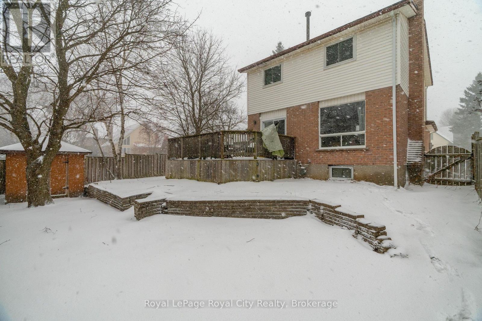 












11 SAGEWOOD PLACE

,
Guelph (Kortright West),




Ontario
N1G3M8

