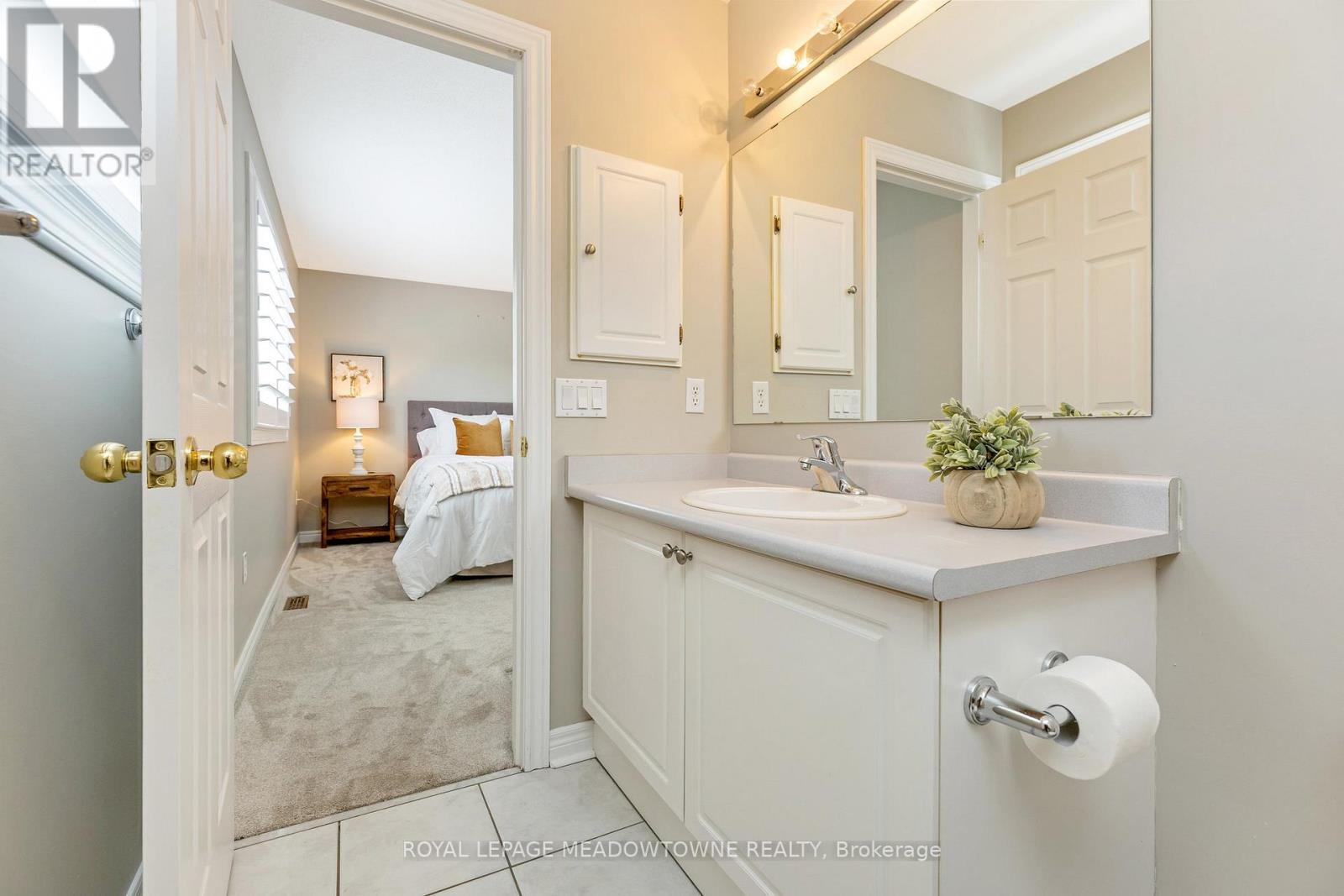 












331 CENTENNIAL FOREST DRIVE

,
Milton (TM Timberlea),




Ontario
L9T5X4

