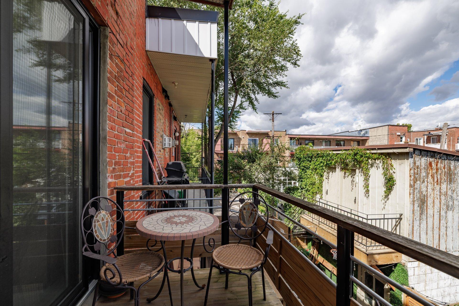 









6891


Rue Chambord

,
Montréal (Rosemont/La Petite-Patrie),




QC
H2G3C2

