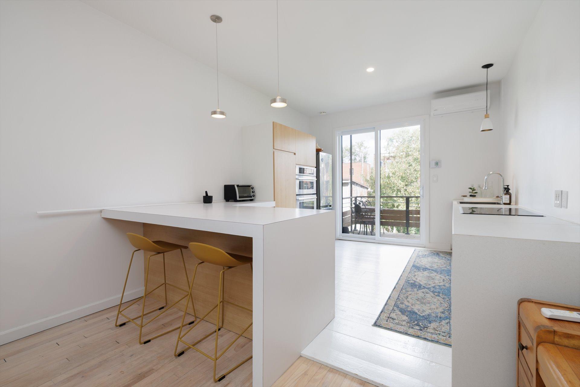 









6891


Rue Chambord

,
Montréal (Rosemont/La Petite-Patrie),




QC
H2G3C2

