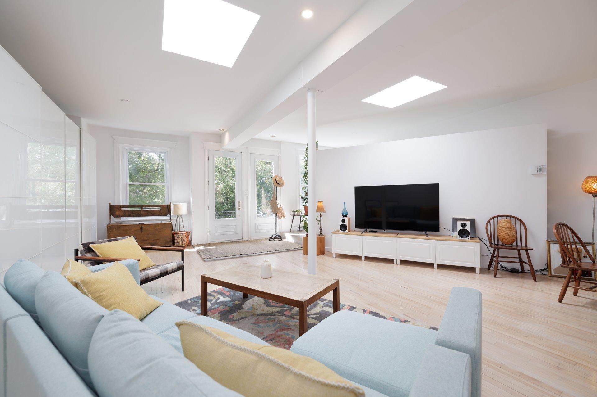 









6891


Rue Chambord

,
Montréal (Rosemont/La Petite-Patrie),




QC
H2G3C2

