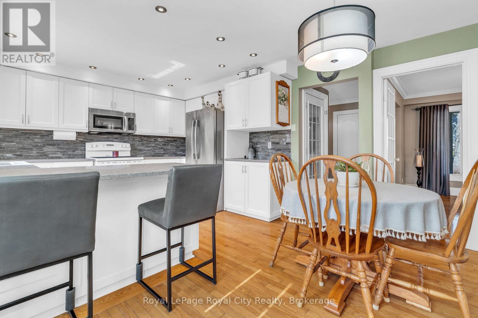 












1548 TROIKA COURT

,
Mississauga (Lorne Park),




Ontario
L5J4C4

