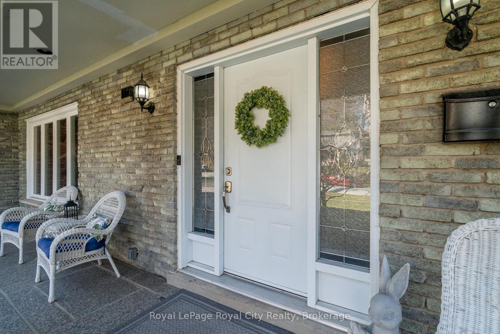 












1548 TROIKA COURT

,
Mississauga (Lorne Park),




Ontario
L5J4C4

