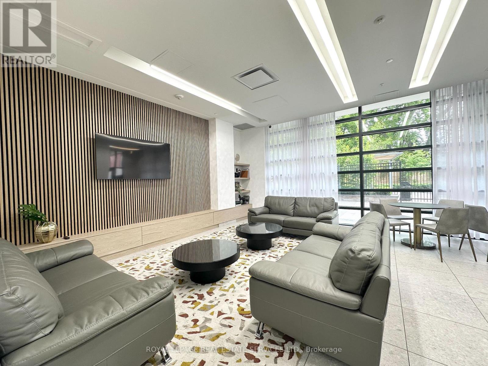 












409 - 3385 DUNDAS STREET W

,
Toronto,




Ontario
M6S2S2

