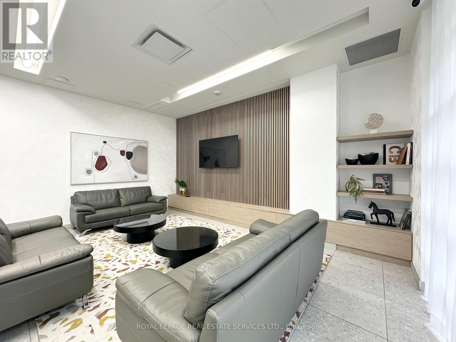 












409 - 3385 DUNDAS STREET W

,
Toronto,




Ontario
M6S2S2

