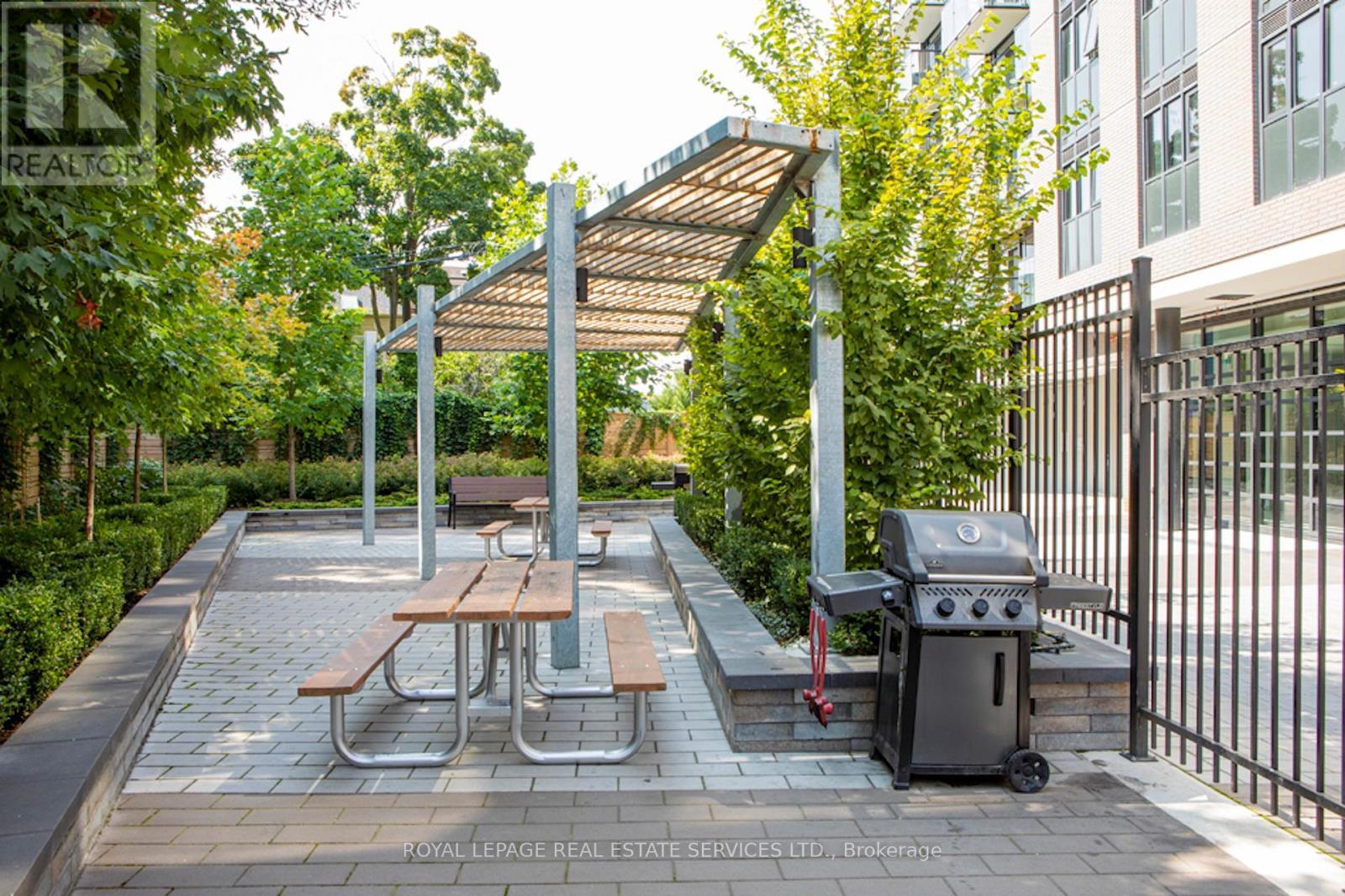 












409 - 3385 DUNDAS STREET W

,
Toronto,




Ontario
M6S2S2

