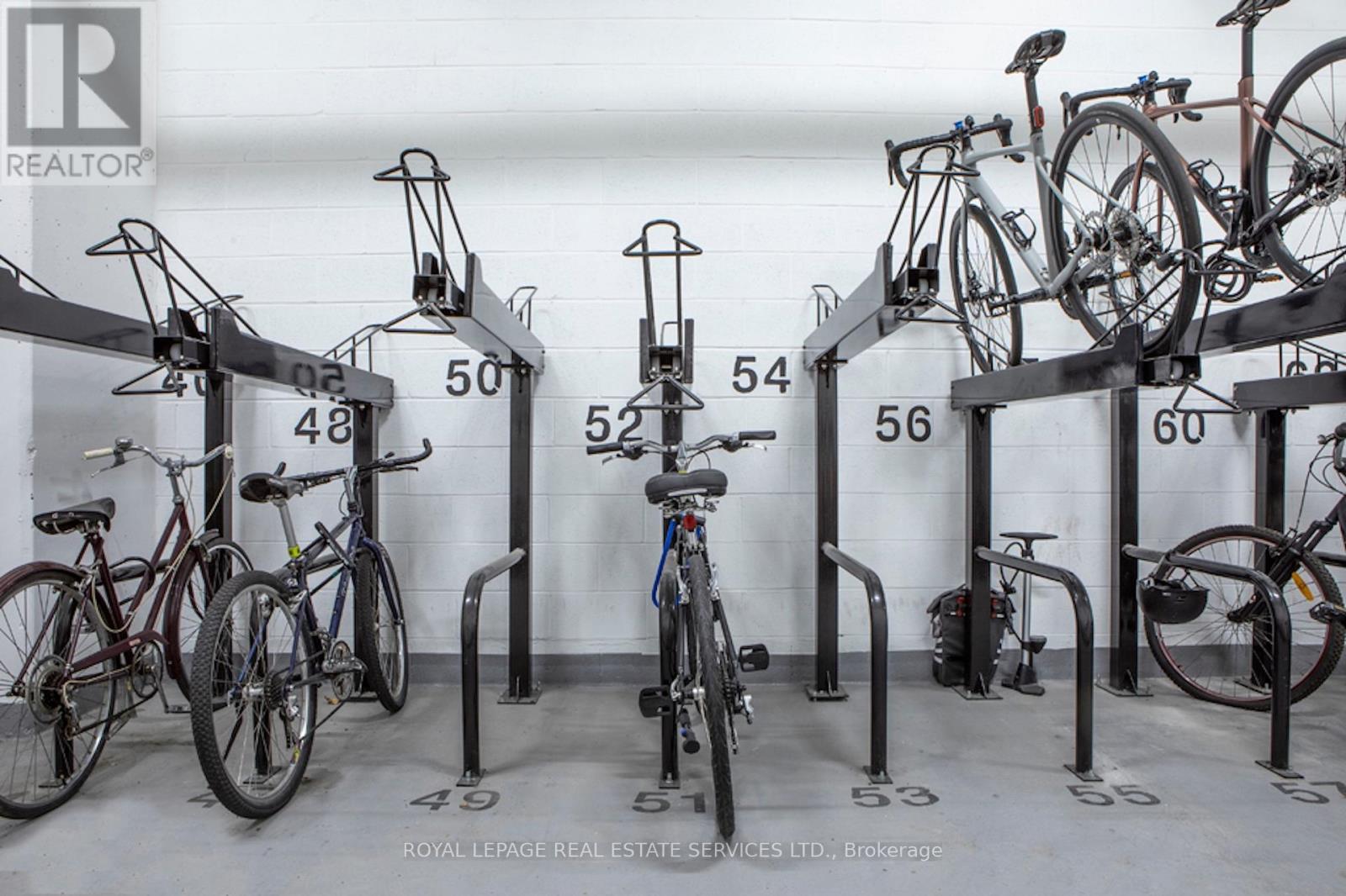 












409 - 3385 DUNDAS STREET W

,
Toronto,




Ontario
M6S2S2

