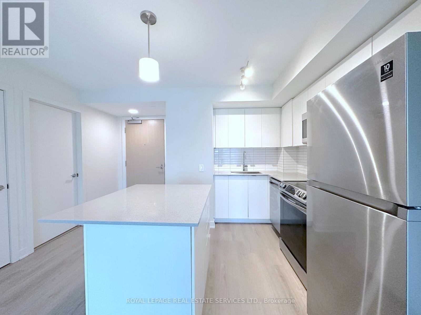 












409 - 3385 DUNDAS STREET W

,
Toronto,




Ontario
M6S2S2

