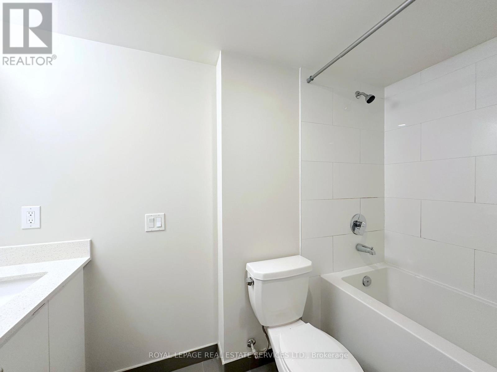 












409 - 3385 DUNDAS STREET W

,
Toronto,




Ontario
M6S2S2

