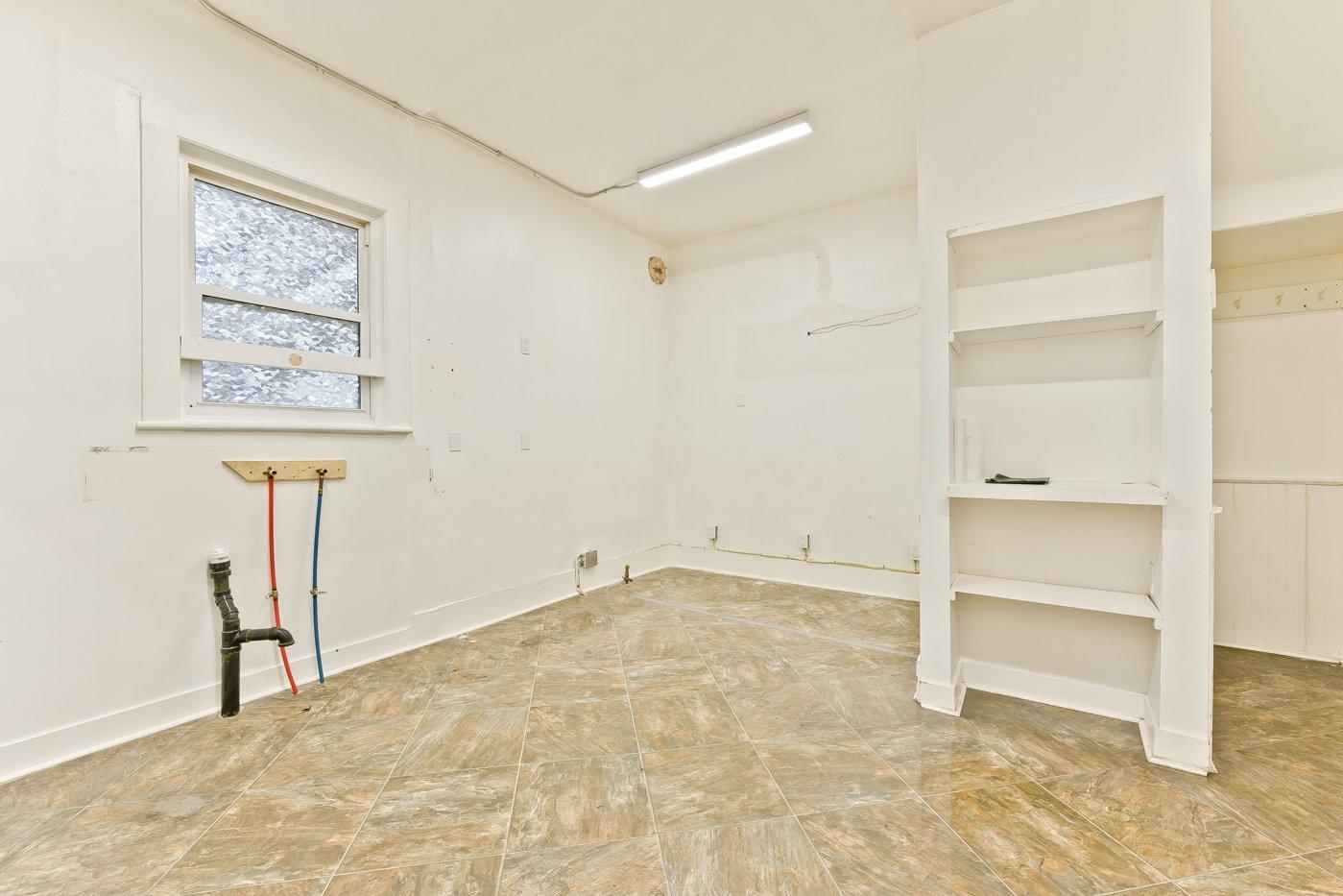 









127


Rue Queen

,
Sherbrooke (Lennoxville),




QC
J1M1J7

