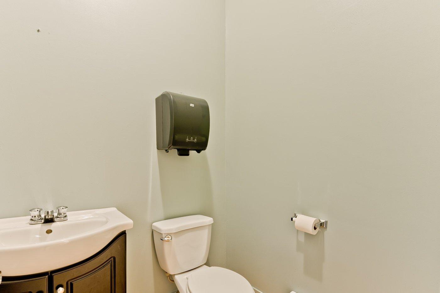 









127


Rue Queen

,
Sherbrooke (Lennoxville),




QC
J1M1J7

