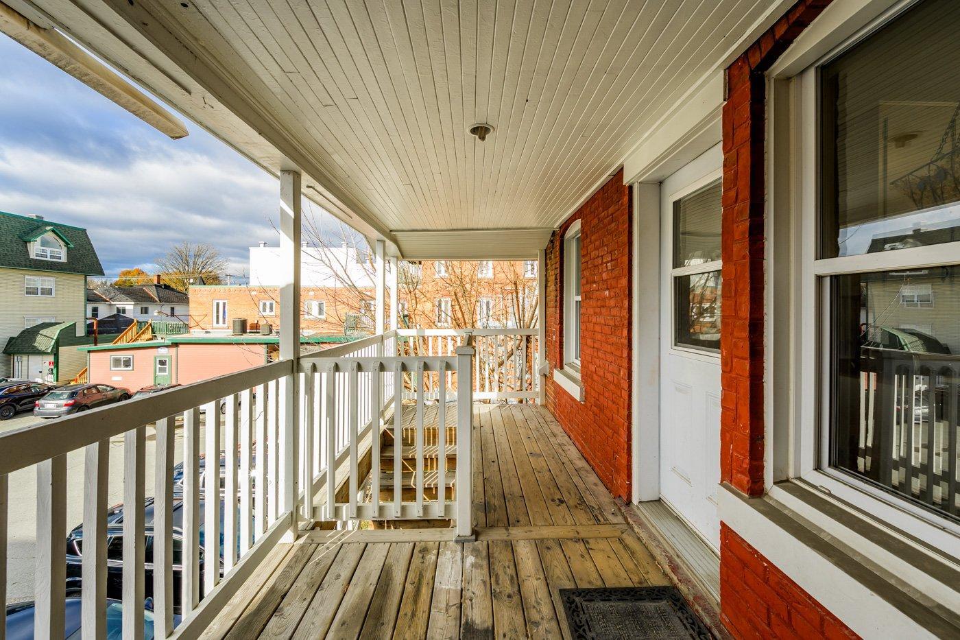 









127


Rue Queen

,
Sherbrooke (Lennoxville),




QC
J1M1J7

