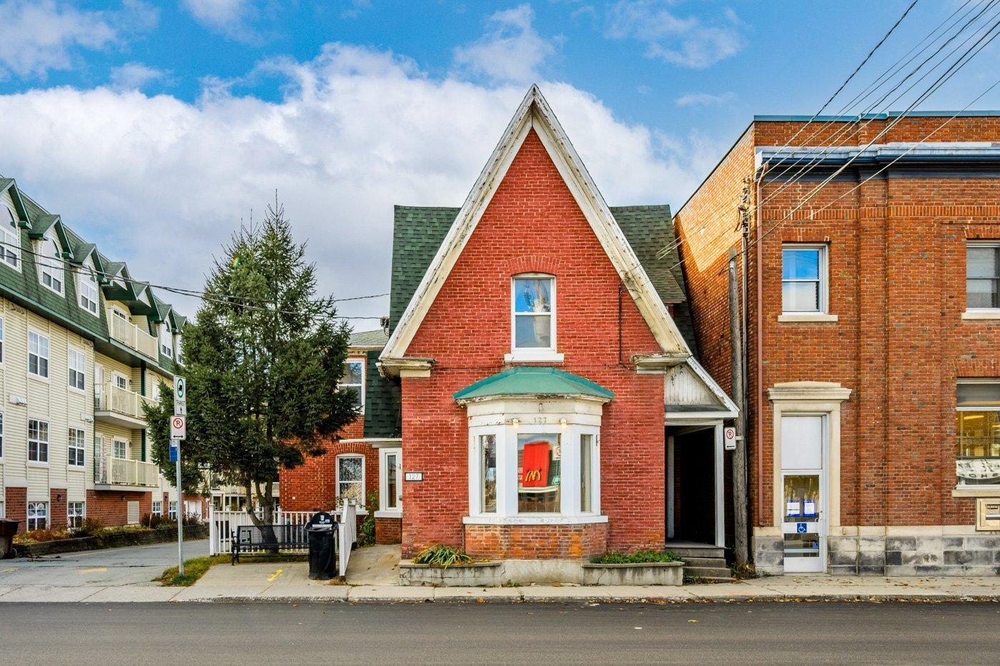 









127


Rue Queen

,
Sherbrooke (Lennoxville),




QC
J1M1J7

