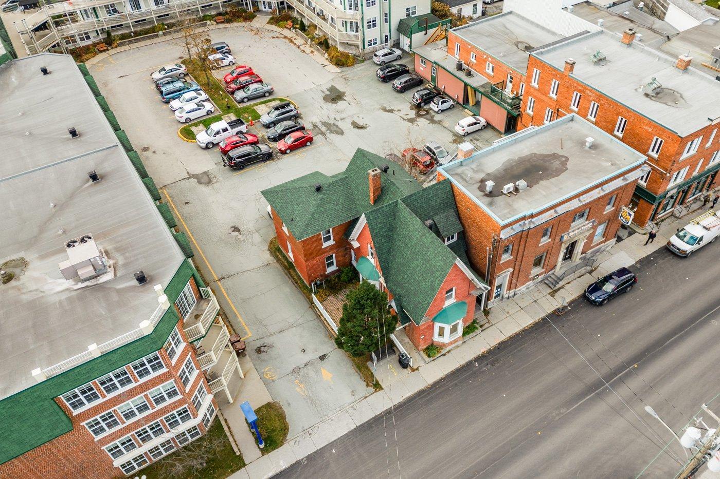 









127


Rue Queen

,
Sherbrooke (Lennoxville),




QC
J1M1J7

