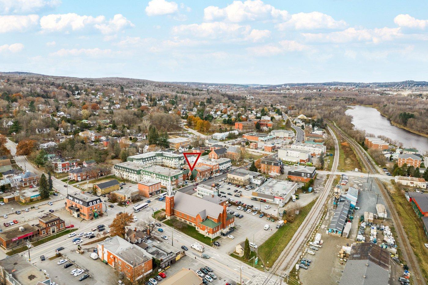 









127


Rue Queen

,
Sherbrooke (Lennoxville),




QC
J1M1J7

