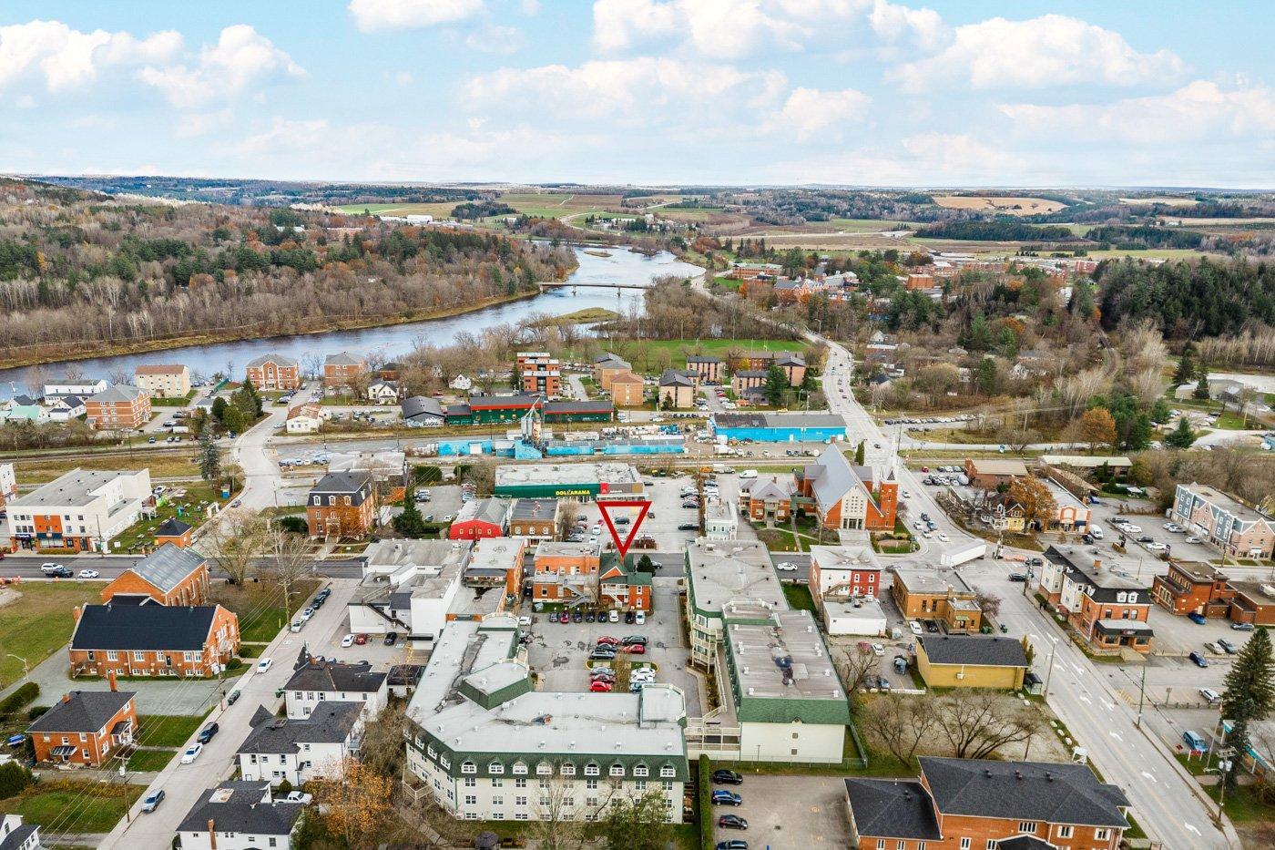 









127


Rue Queen

,
Sherbrooke (Lennoxville),




QC
J1M1J7

