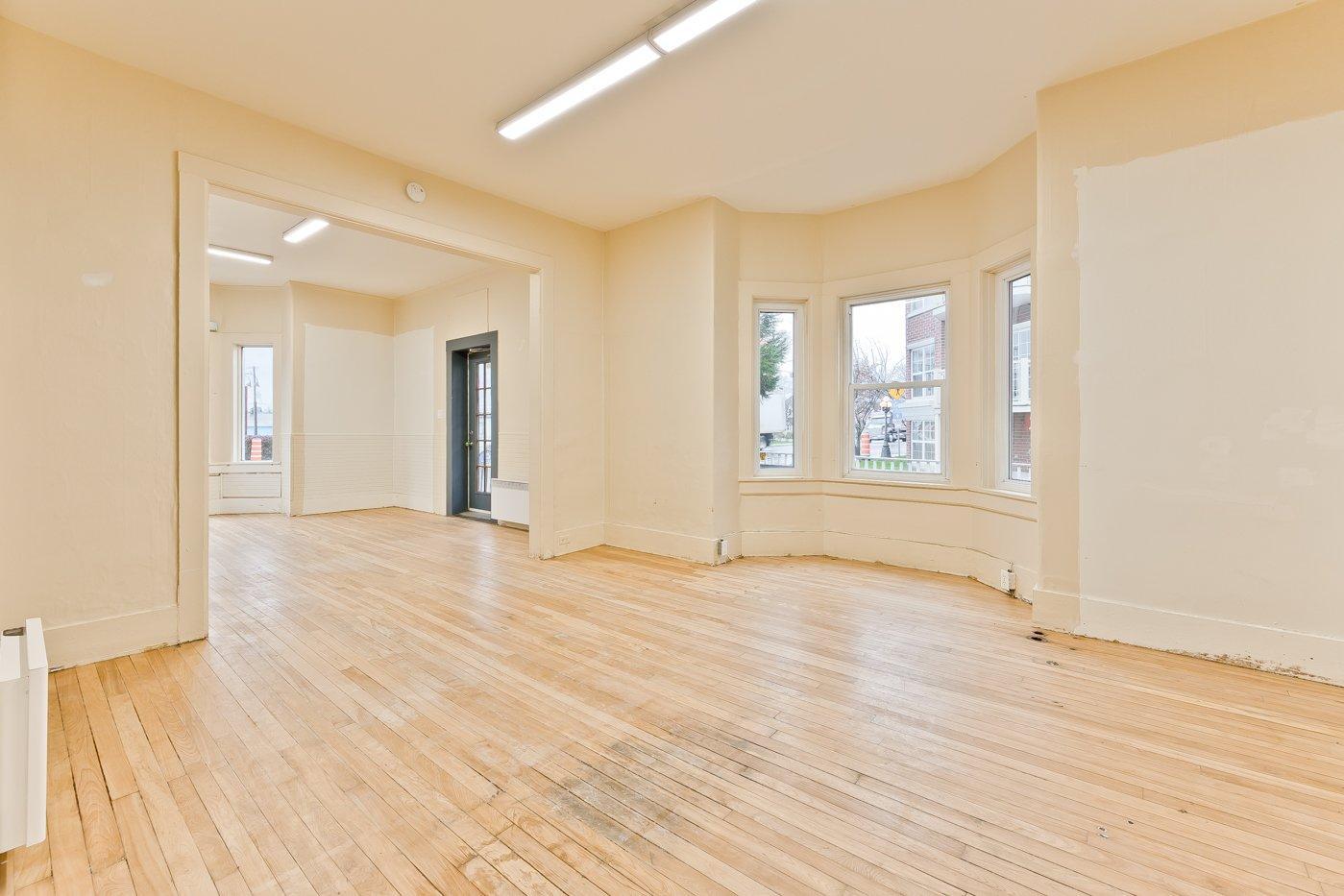 









127


Rue Queen

,
Sherbrooke (Lennoxville),




QC
J1M1J7

