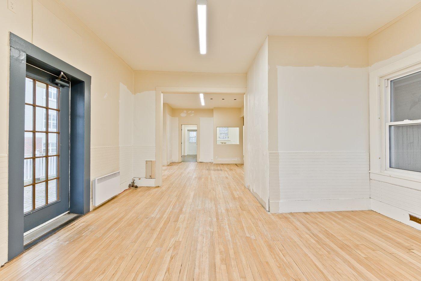 









127


Rue Queen

,
Sherbrooke (Lennoxville),




QC
J1M1J7

