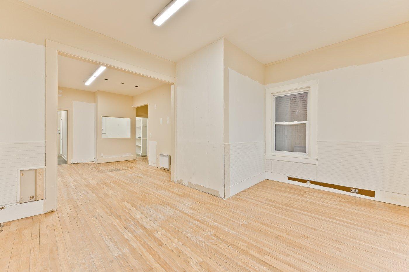 









127


Rue Queen

,
Sherbrooke (Lennoxville),




QC
J1M1J7

