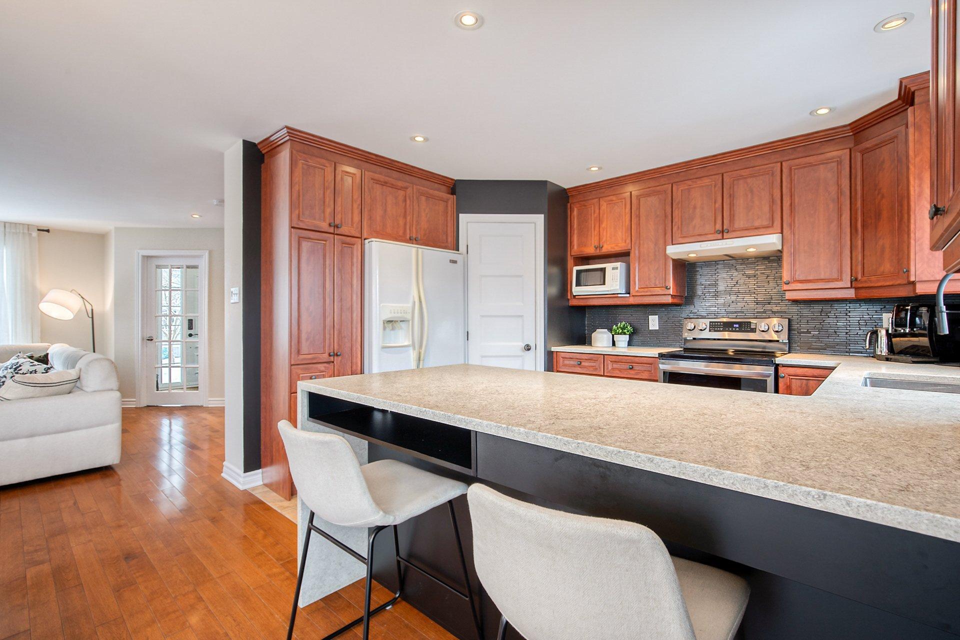 









27


Rue du Ruisseau

,
Saint-Basile-le-Grand,




QC
J3N1W4

