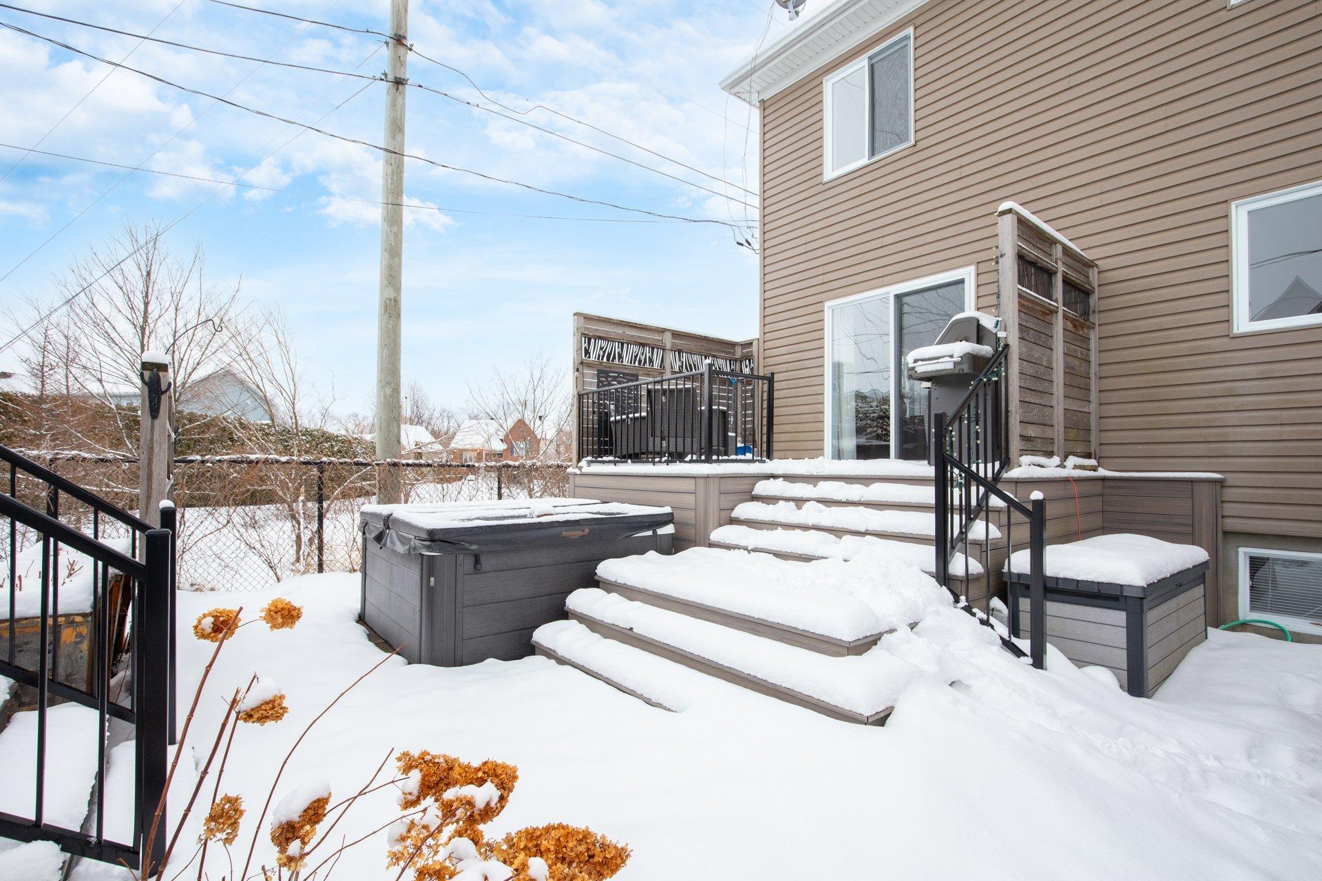 









27


Rue du Ruisseau

,
Saint-Basile-le-Grand,




QC
J3N1W4

