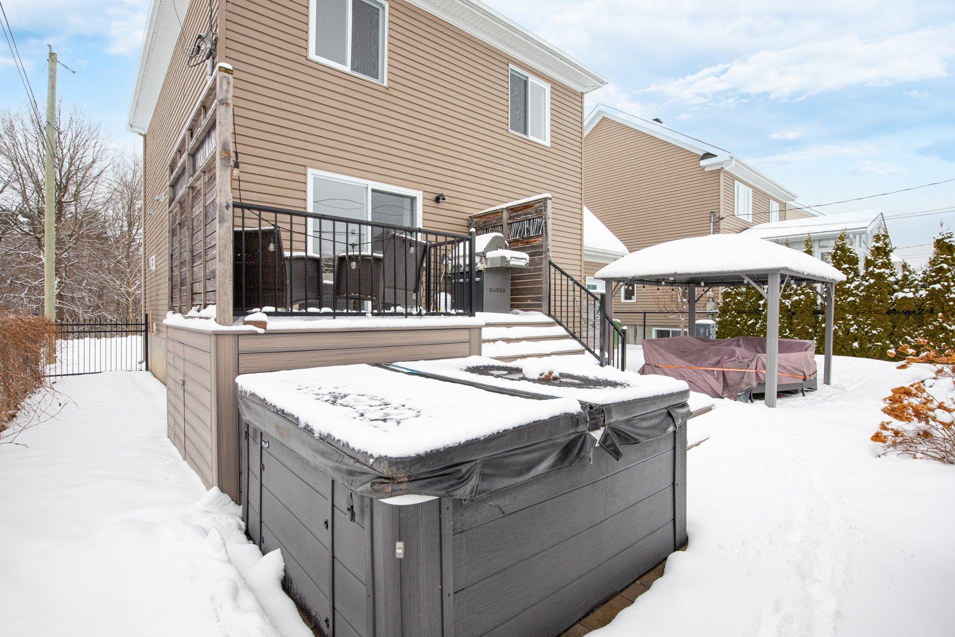 









27


Rue du Ruisseau

,
Saint-Basile-le-Grand,




QC
J3N1W4

